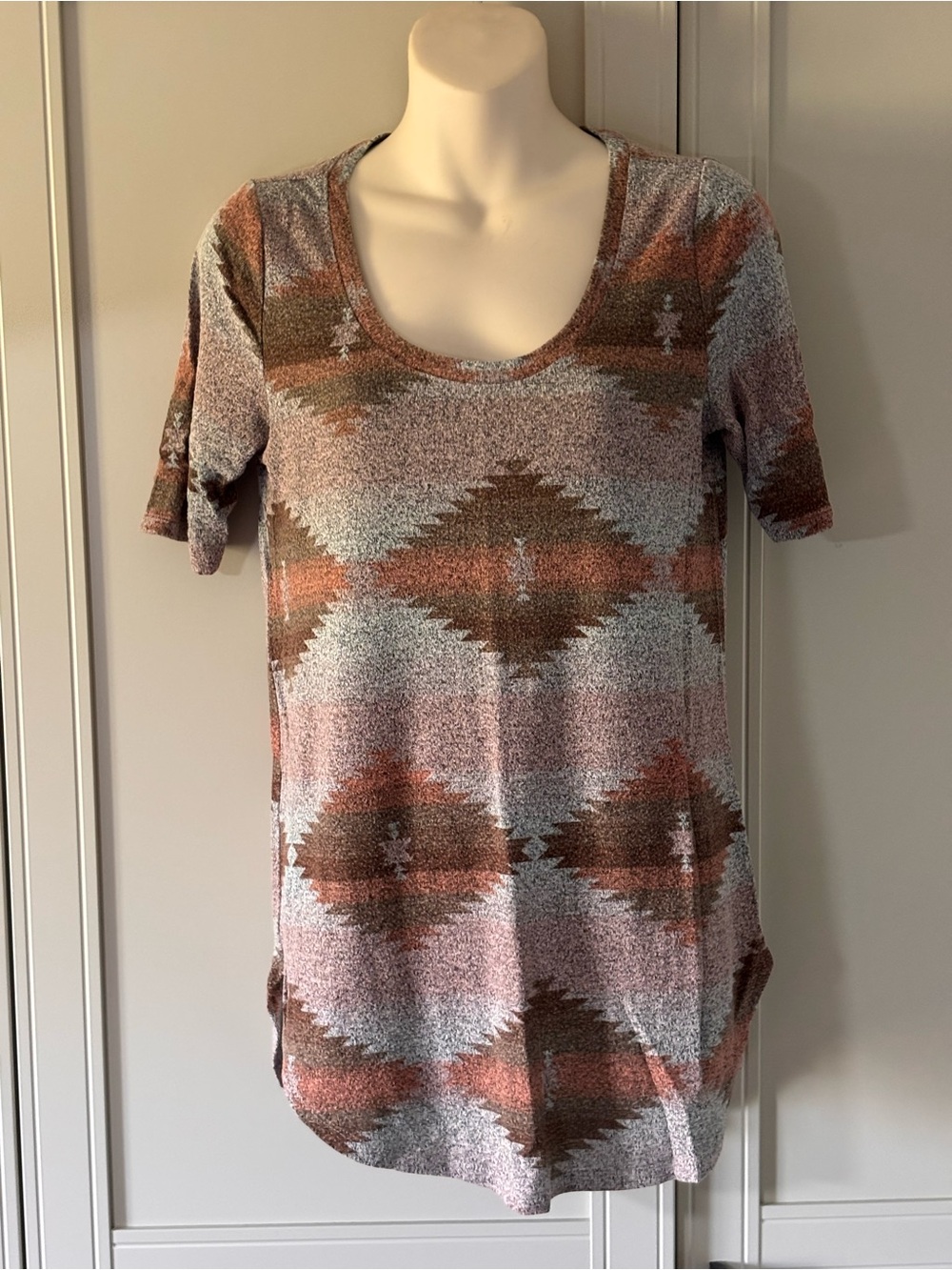 Women's Scoop Neck Aztec Print Top in Rust and Gray